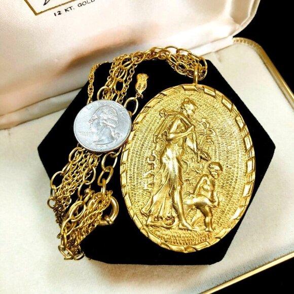 Vintage Rosa Flores Womens Necklace Gold Tone Metal Mother Child Pendant Designe - Picture 4 of 5